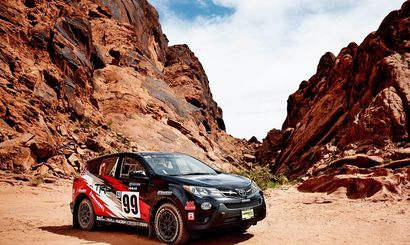 Toyota «зарядит» кроссовер RAV4