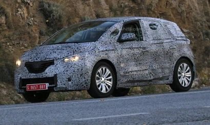 Renault Scenic станет кроссовером