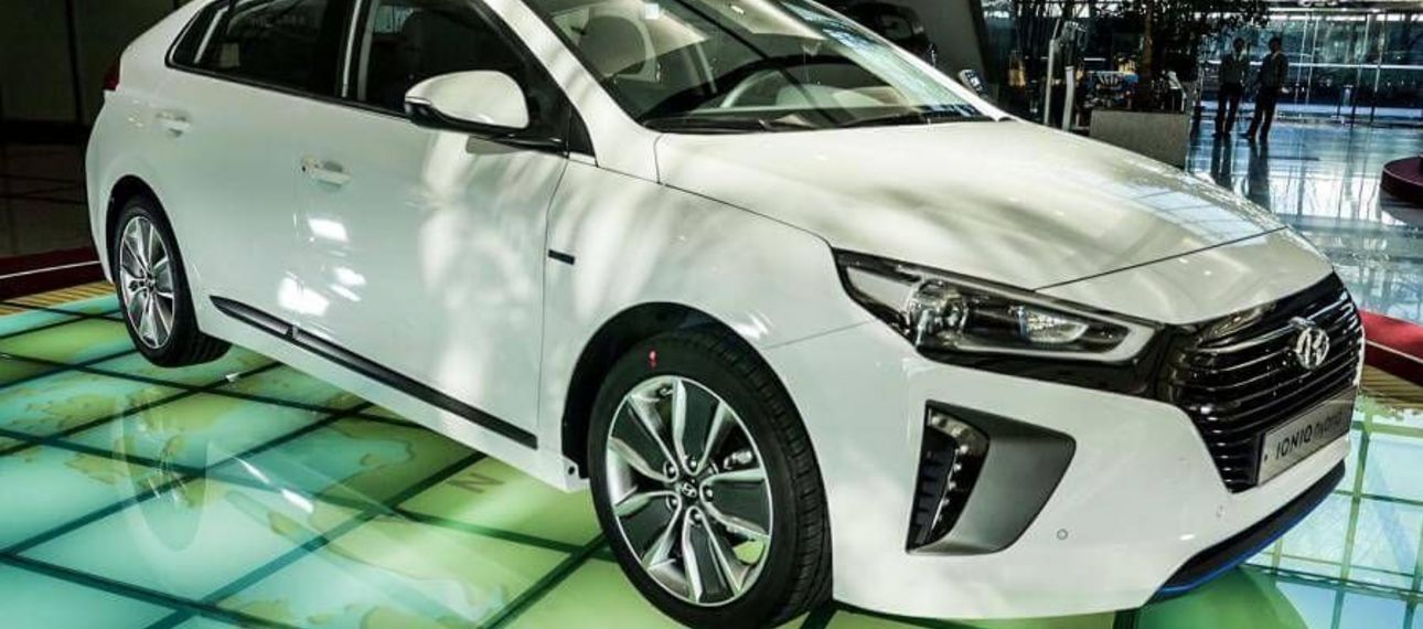 Уникальный гибрид Hyundai Ioniq дебютировал в Южной Корее
