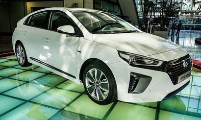 Уникальный гибрид Hyundai Ioniq дебютировал в Южной Корее