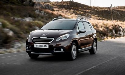 Мини-кроссовер Peugeot 2008 готовится к обновлению