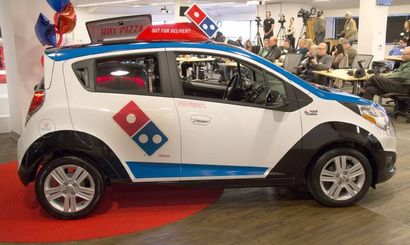 Корпорация Шевроле представила публике первые модели автомобилей Красной 1500 серии: Колорадо и Сильверадо