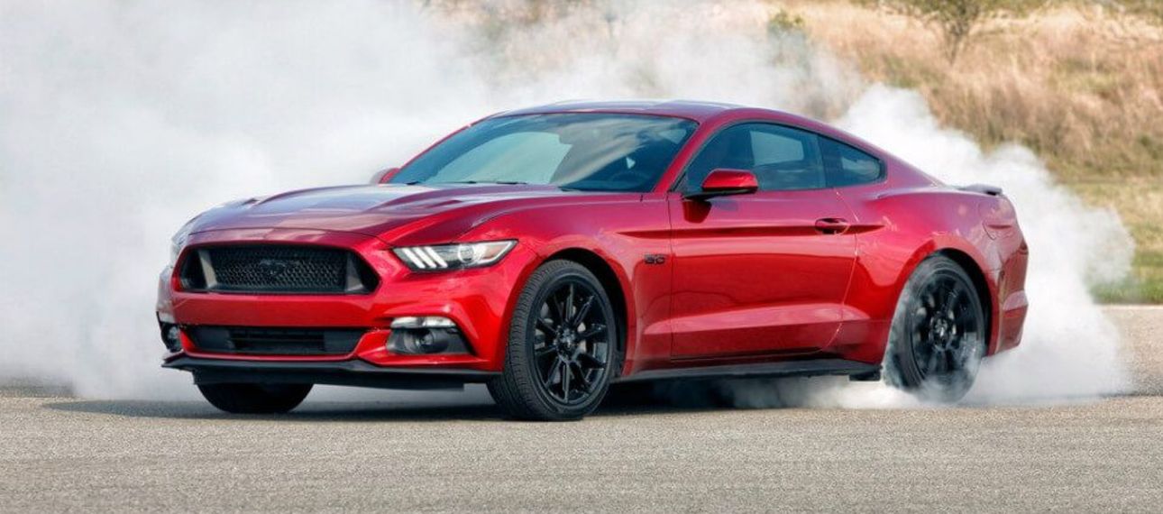 В США начали продавать 727-сильное купе Ford Mustang