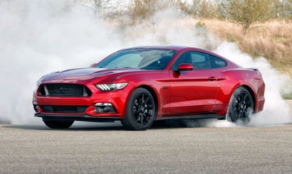 В США начали продавать 727-сильное купе Ford Mustang