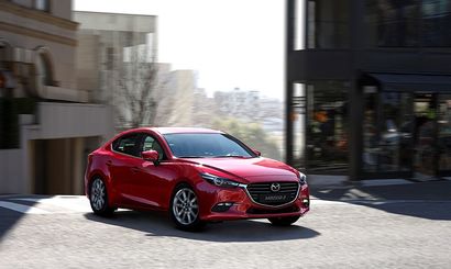 Новый Mazda 3: известны комплектации