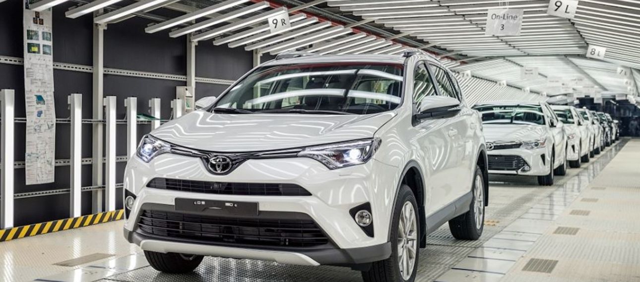 В Петербурге начали собирать новый Toyota RAV4