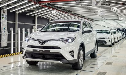 В Петербурге начали собирать новый Toyota RAV4