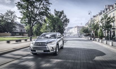 В России стартовал прием заказов на новый Toyota Highlander