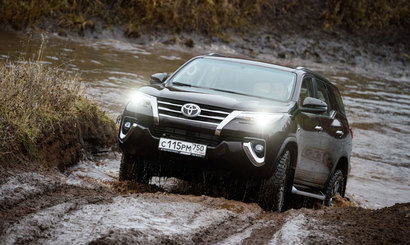 Toyota Fortuner 2018: теперь с бензиновым двигателем