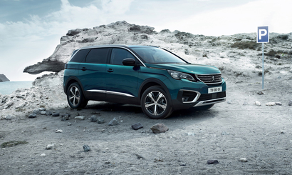 До России доехал флагманский кроссовер Peugeot 5008