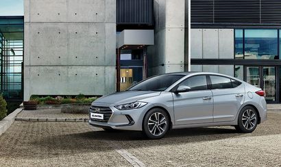 Hyundai анонсировала рублевые цены на обновленный седан Elantra