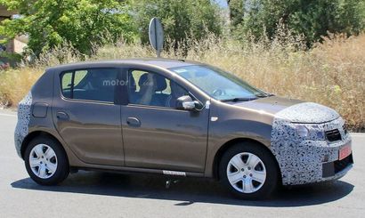 Интерьер обновленного седана Toyota Corolla рассекречен в Сети