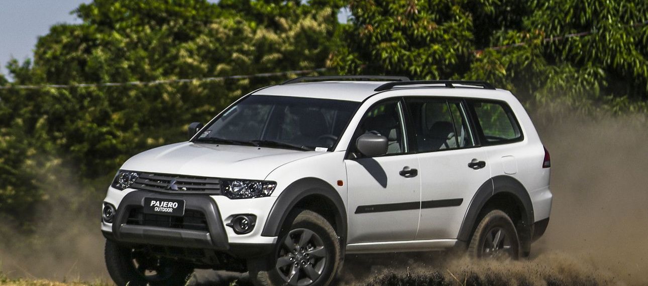 Renault показала еще один тизер нового Twingo