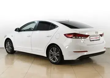 Hyundai Elantra Вид 3