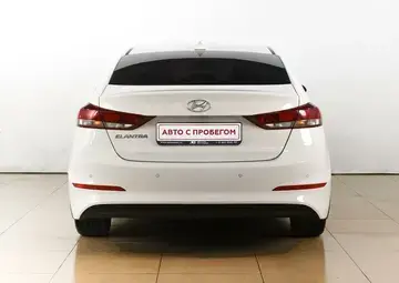 Hyundai Elantra Вид 4