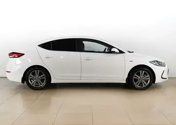 Hyundai Elantra Вид 5