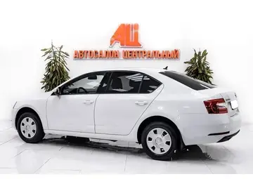 Skoda Rapid Вид 3