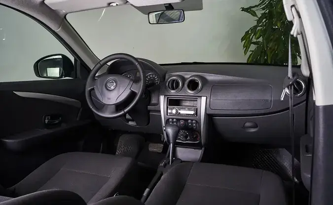 Nissan Almera