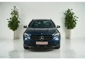 Mercedes benz GLA Вид 2