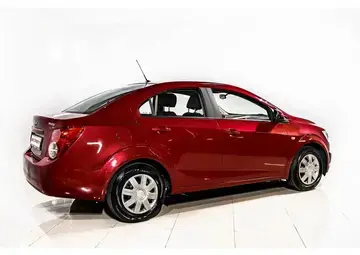 Chevrolet Aveo Вид 4