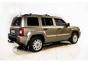 Jeep Liberty (North America) Вид 2