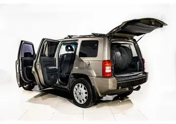 Jeep Liberty (North America) Вид 5