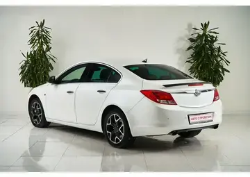 Opel Insignia Вид 4