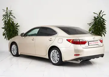 Lexus ES Вид 4
