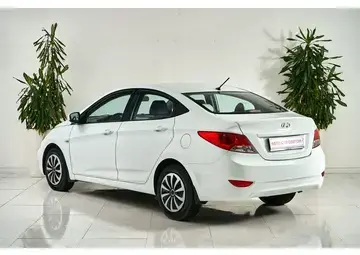 Hyundai Solaris Вид 4