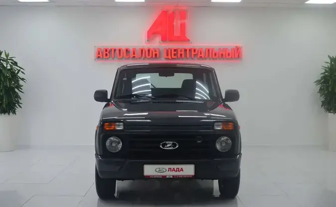 Lada Niva Travel