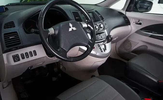 Mitsubishi Grandis