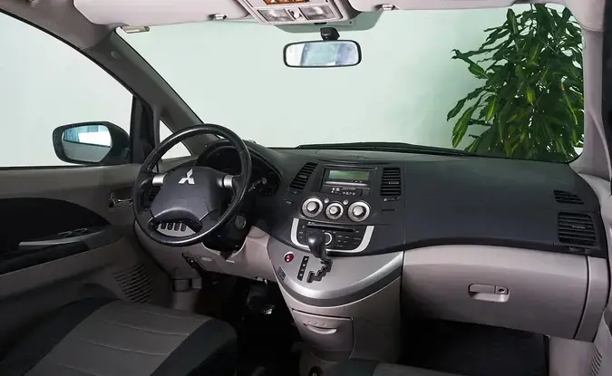 Mitsubishi Grandis