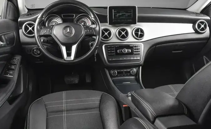 Mercedes benz GLA