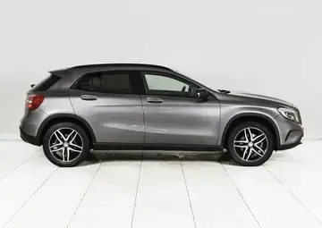 Mercedes benz GLA Вид 5