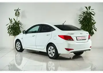 Hyundai Solaris Вид 4