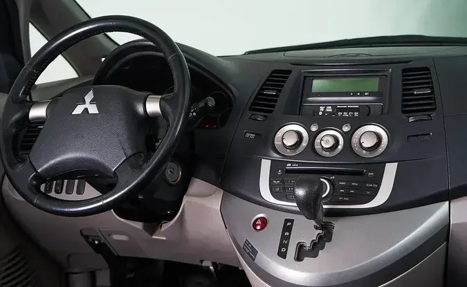 Mitsubishi Grandis