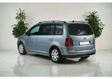 Volkswagen Touran Вид 4