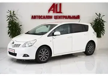 Toyota Verso Вид 1