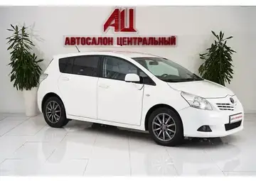 Toyota Verso Вид 3