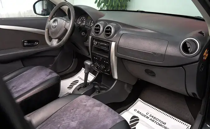 Nissan Almera
