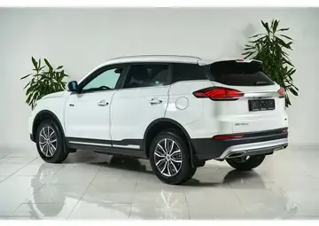 Geely Atlas Pro Вид 4