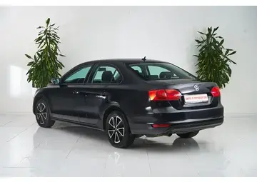 Volkswagen Jetta Вид 4