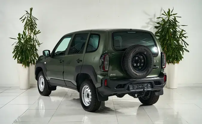 Lada Niva Travel
