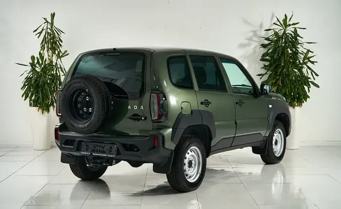 Lada Niva Travel