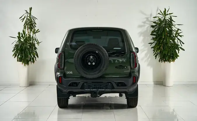Lada Niva Travel