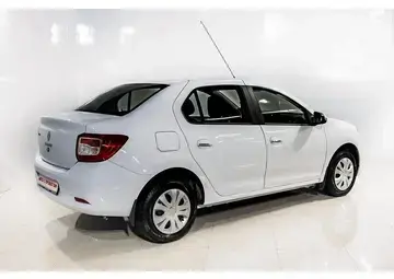 Renault Logan Вид 4