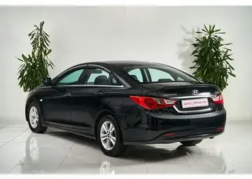 Hyundai Sonata Вид 4