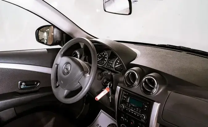 Nissan Almera