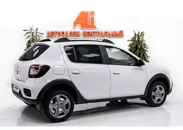 Renault Sandero Вид 4