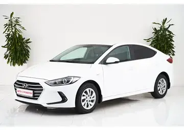 Hyundai Elantra Вид 1